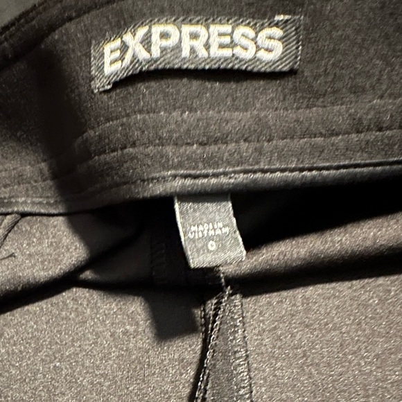 Express Zip-Up Gold Zipper Black Stretch Shorts in Size 0 (Like New!) - Picture 3 of 6